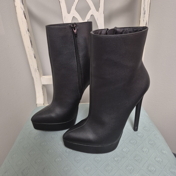 Fashion Nova Sleek Black Heeled Boots - Picture 4 of 14
